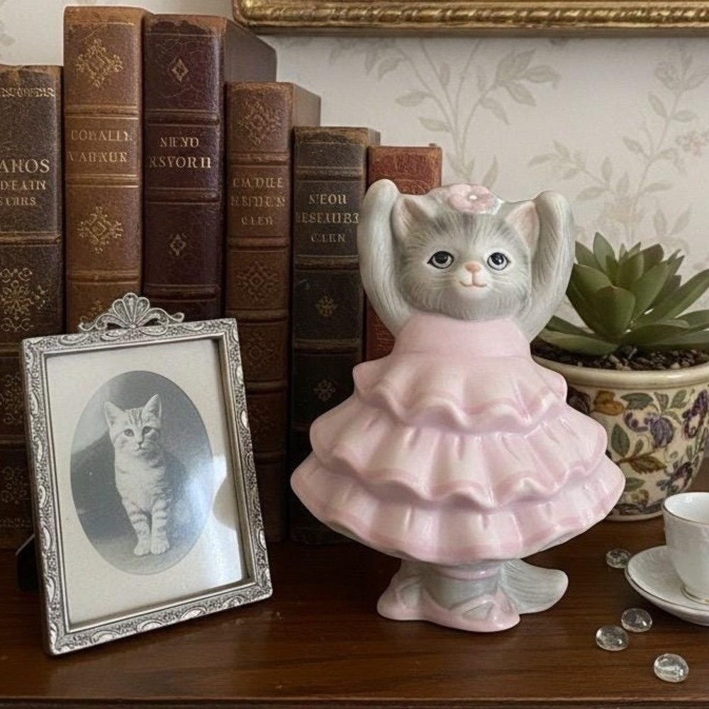 Vintage 1986 Schmid Kitty Cucumber Ballerina Cat Porcelain Figurine B. Shackman